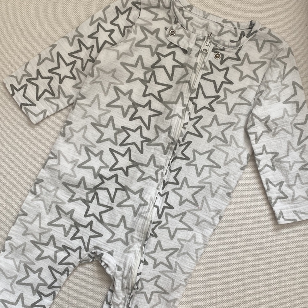 Aden baby star footie 6-9 months